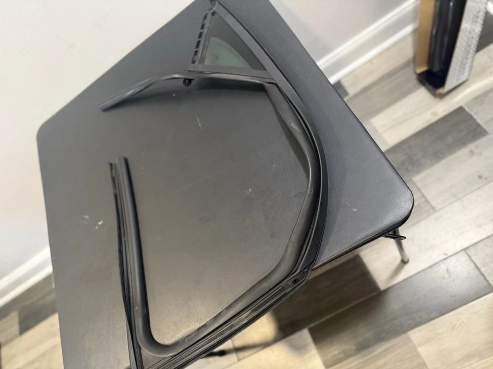 Vidrio de ventilación del conductor Hyundai Santa Fe 2025 Foto 2 de 4