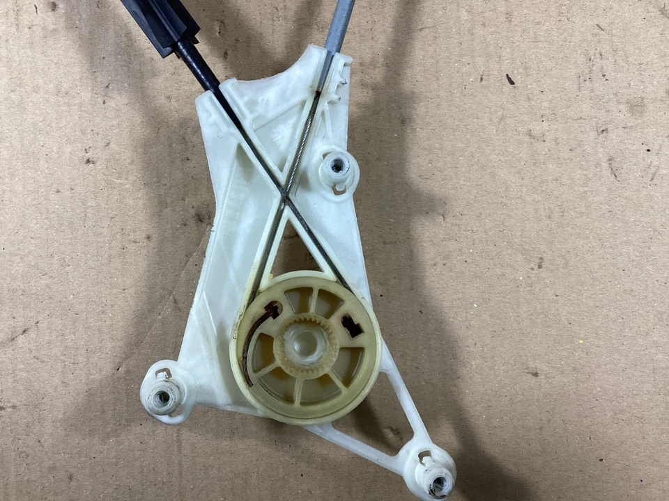 Audi A3 S3 2015-2020 puerta delantera izquierda regulador ventana 8V4837461 OEM. Foto 3 de 4