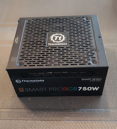 Thermaltake Smart RGB 750Watt PC-Netzteil, Schwarz