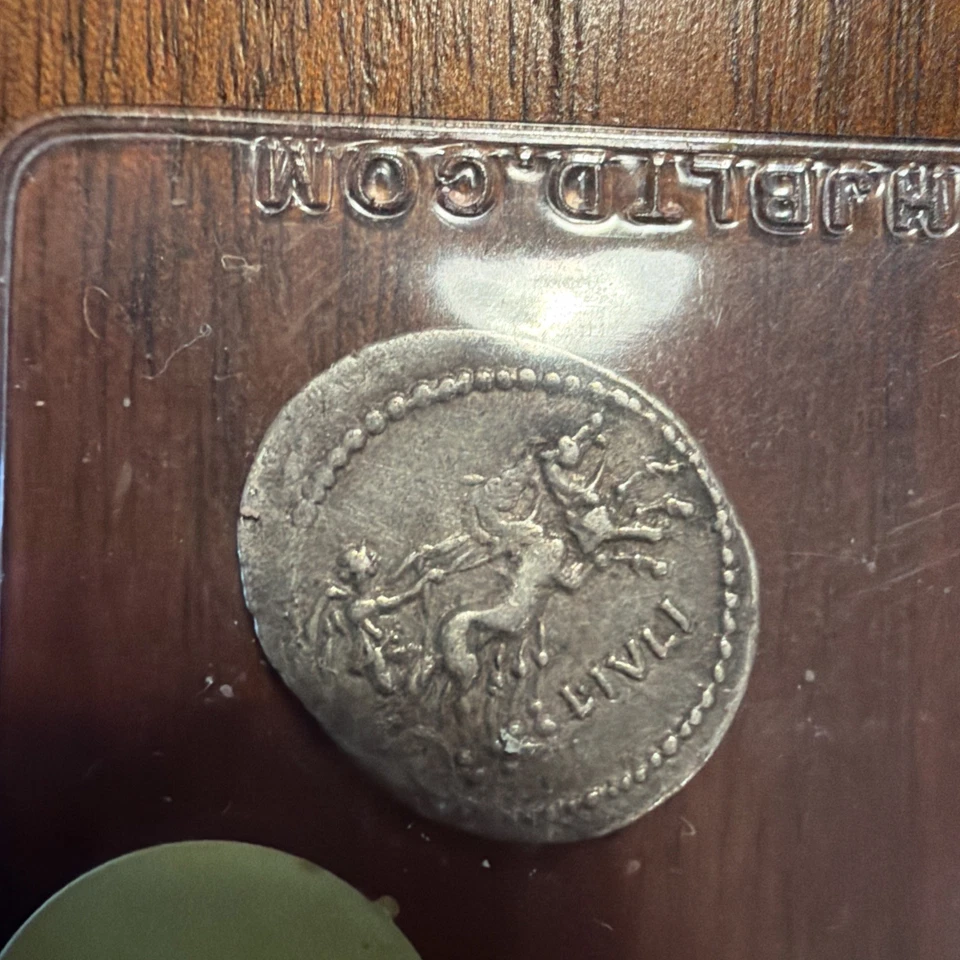 141 BC L. JULIUS SILVER AR DENARIUS ROMAN REPUBLIC Ex - Harlan Berk - Chicago - Image 3 of 4