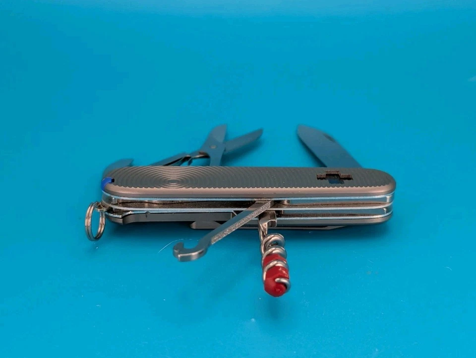 Navaja suiza compacta Victorinox personalizada multiherramienta 91 mm Foto 4 de 4