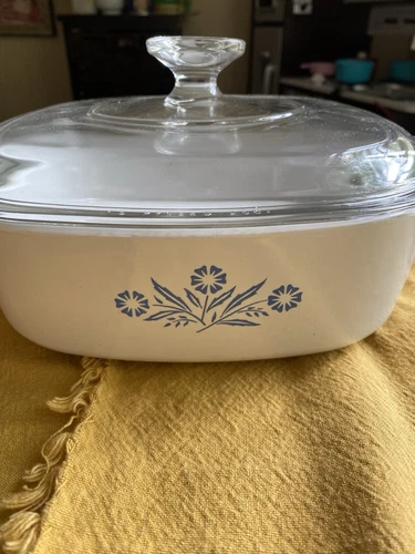 Pyrex Vintage Casserole Dish - 2 Qt - Blue Cornflower Pattern
