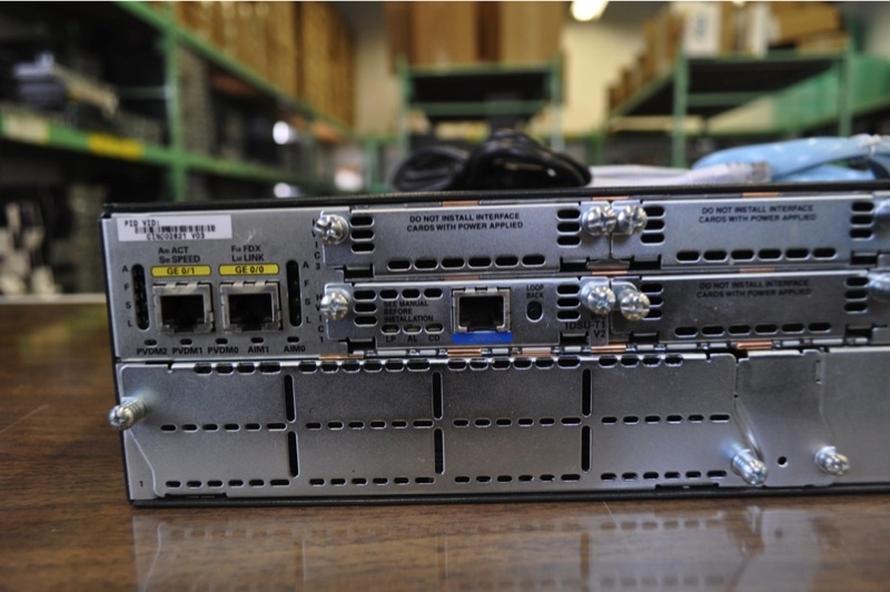CISCO 2821 Router ADVENTERPRISE ios 15.1M Call Manager Express CME 8.6 ...