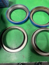 (2) GENUINE NEW SET OF Stemco 392-9099 Wheel Seal SHIPS FREE
