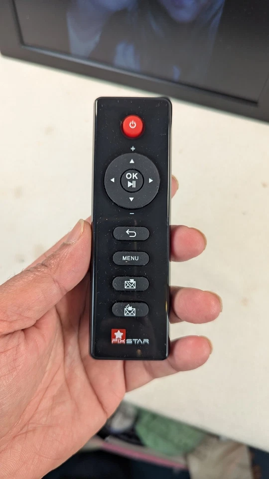 Pix-Star 10.4 Inch Wi-fi Cloud Digital Photo Frame FotoConnect XD With Email - Image 2 of 4