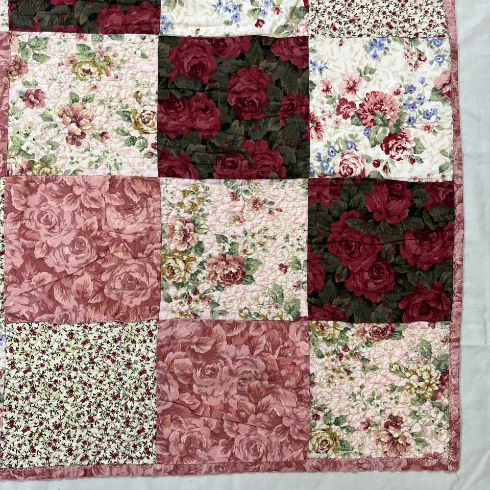 Edredón de regazo hecho a mano retazos tela de algodón rosa cabaña rosas delicadas flores Foto 3 de 4