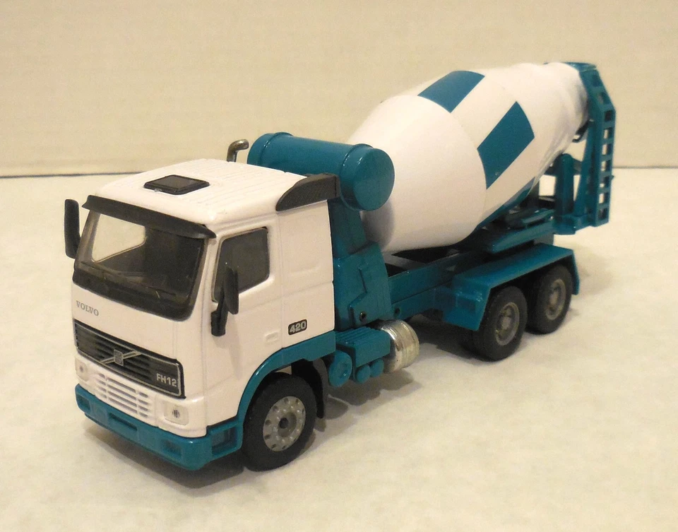 JOAL COMPACT Die-cast VOLVO CEMENT MIXER 1:50 Scale FH12-420 - Image 3 of 4