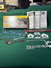 Revell Country Schoolhouse Kompletne elementy Luźne w pudełku Brakujące części