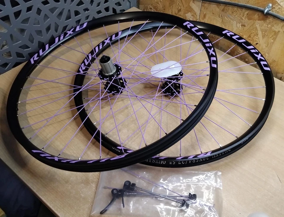 High-Strength Mountain Bike Wheel Set 27.5 Inch Disc Brake 32 Holes 30x584 - Image 1 of 4