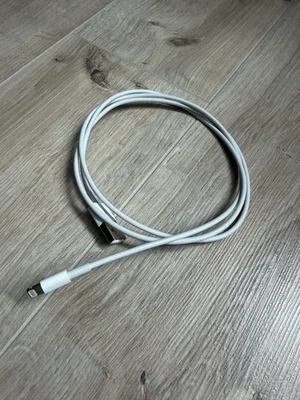 ORIGINAL Apple Lightning Ladekabel Kabel für iPhone 11 12 13 14 PRO MD818ZM/A - Bild 1 von 2