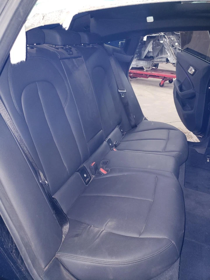 BMW 228i Gran Coupé 2021 asiento de banco trasero; negro KCSE Foto 4 de 4