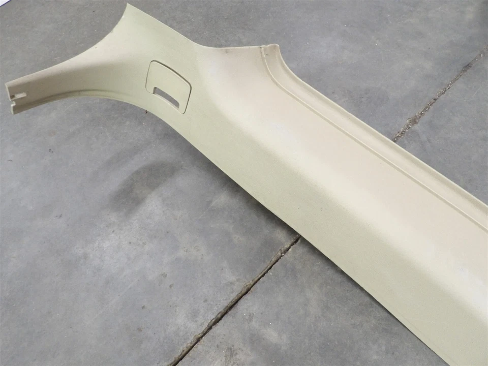 Luz pilar trasero esquina cabina interior izquierda cachemir Chevy Avalanche 2007-2013 Foto 3 de 4