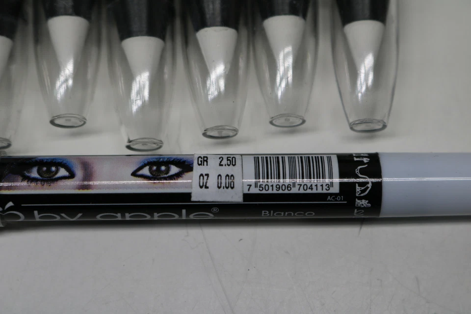 Paquete de 10 lápices delineadores de ojos Ultra Kehel Crayon Delineador Blanco Blanco Foto 4 de 4