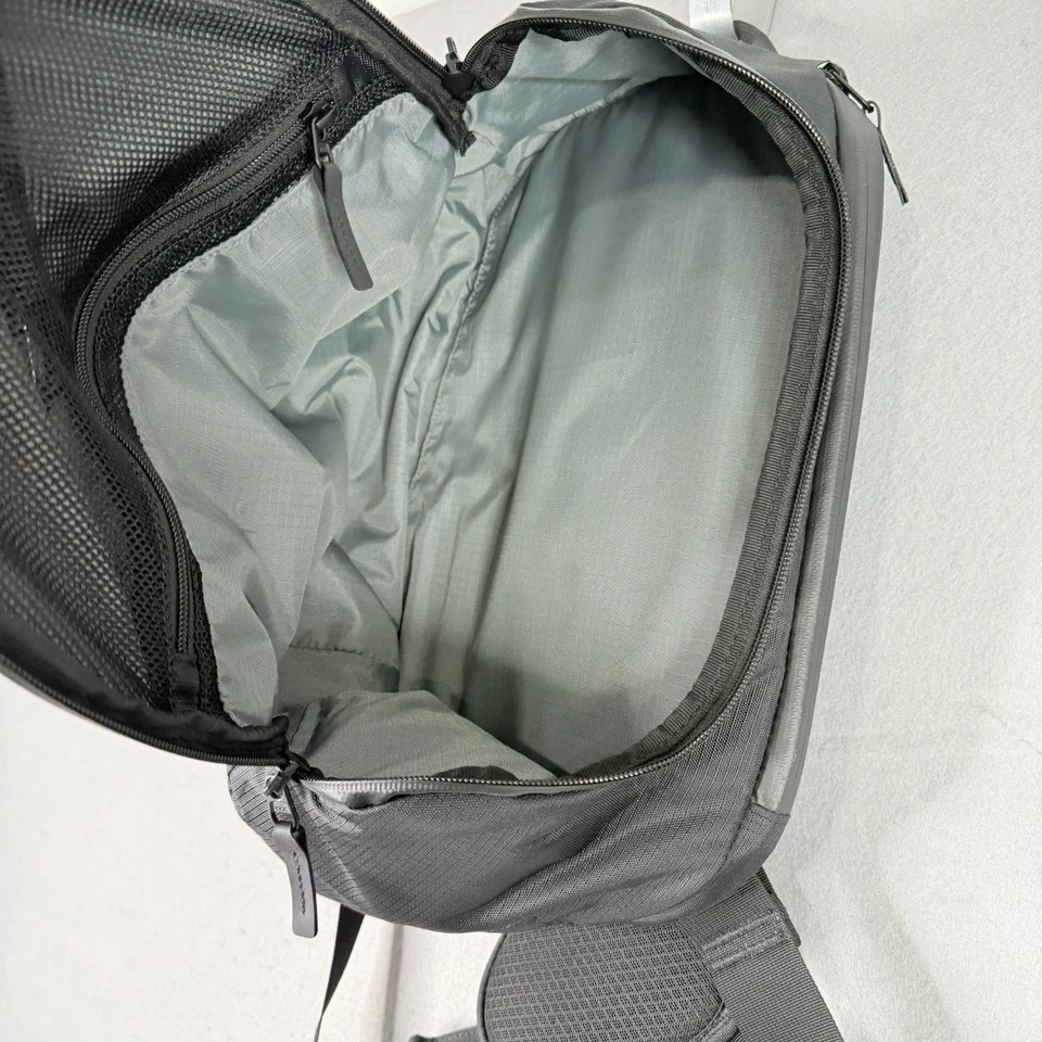 Cotton Carrier Hyker 12L Sling Bag Black Padded Back Conceal Pockets - Image 3 of 4