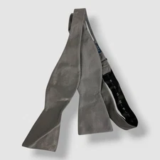 Ryan Seacrest Distinction Men's Gray Solid Self-Tied Bow Tie