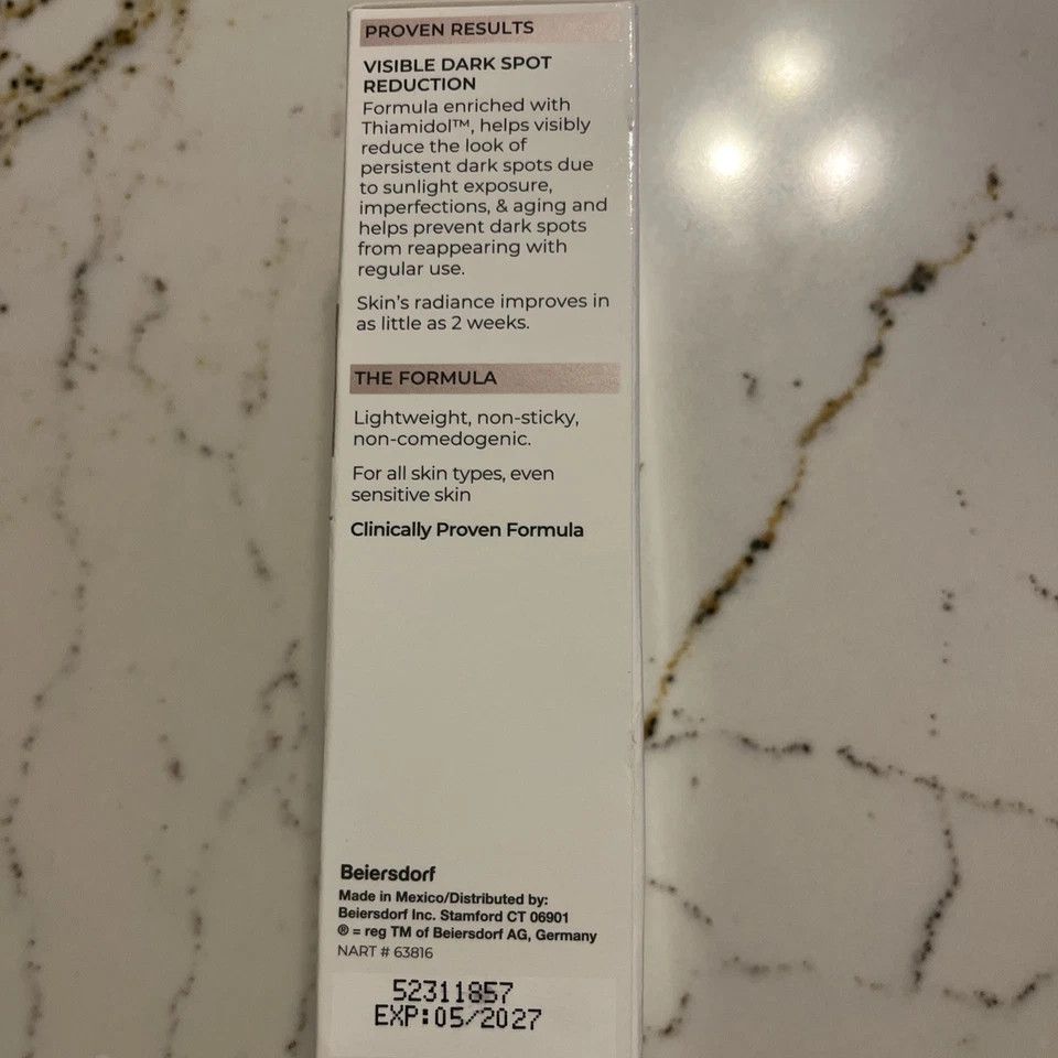 Loção diária Eucerin Radiant Tone corretora de manchas escuras FPS 30 1,7 fl oz validade 27/05 - Imagem 2 de 4