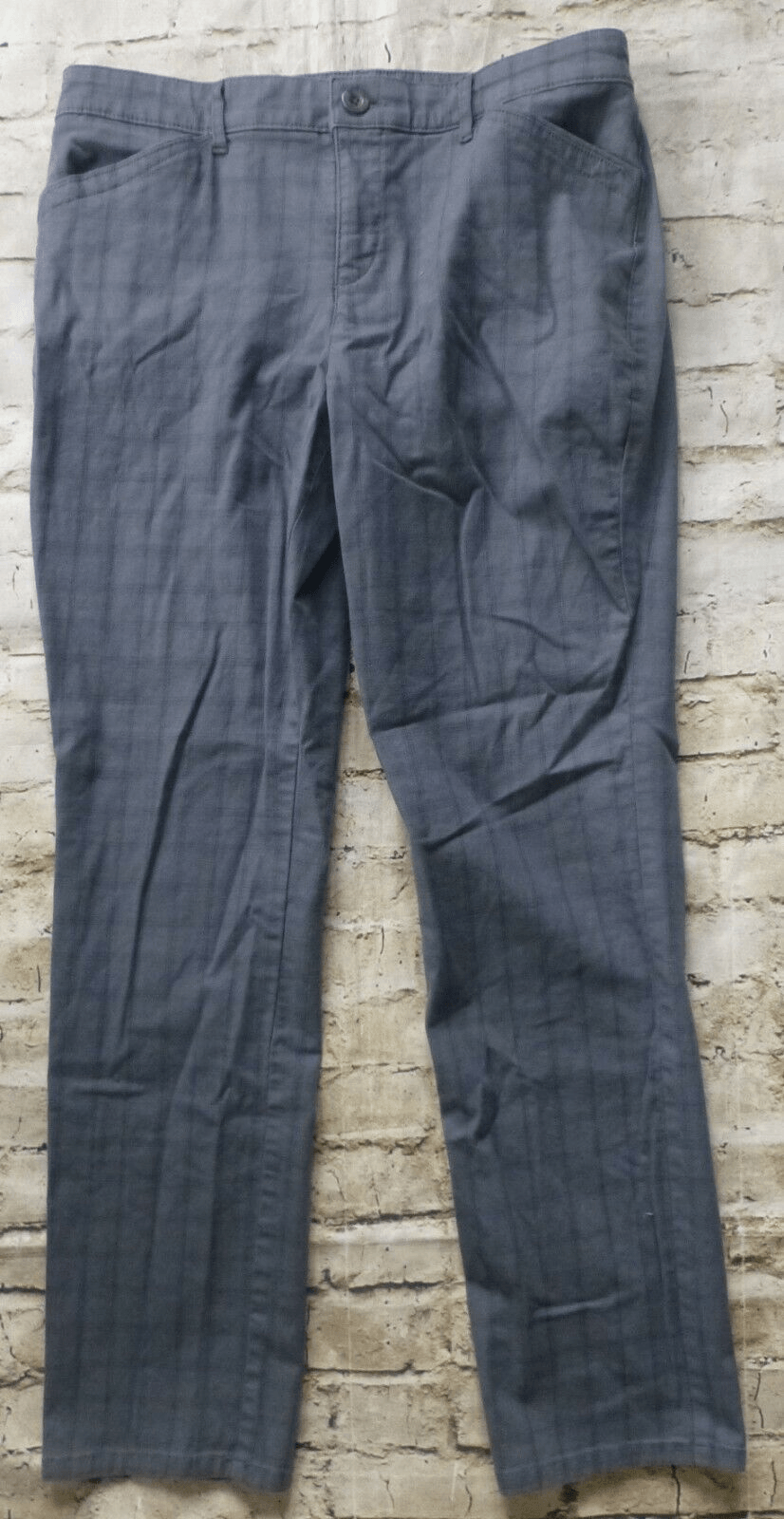 Gloria Vanderbilt Gray Plaid Striped Casual Khaki Pants Women’s Size 8 Short