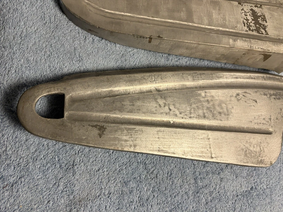 Protector de cadena de lujo Shelby Airflo de preguerra - Hiawatha Arrow / Fundiciones de estante portador Foto 4 de 4