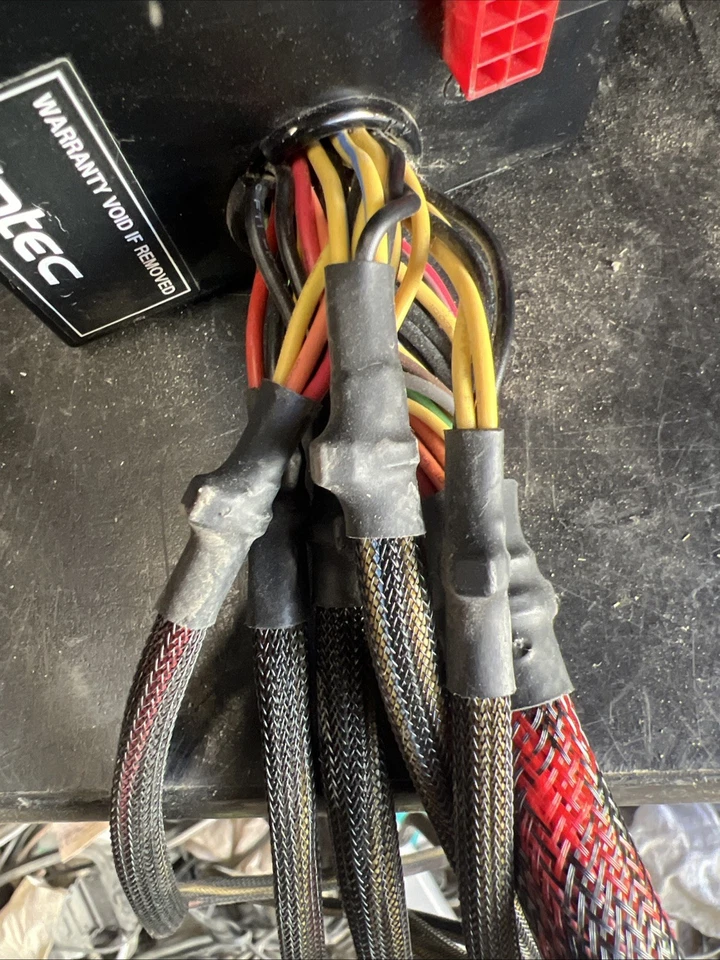 Antec EarthWatts EA-750 750W ATX12V CrossFire 80 PLUS Continuous Power Supply - Image 4 of 4