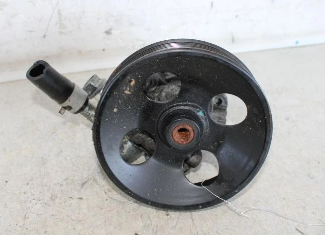 Nissan Titan 2017 bomba de dirección asistida  Foto 3 de 3