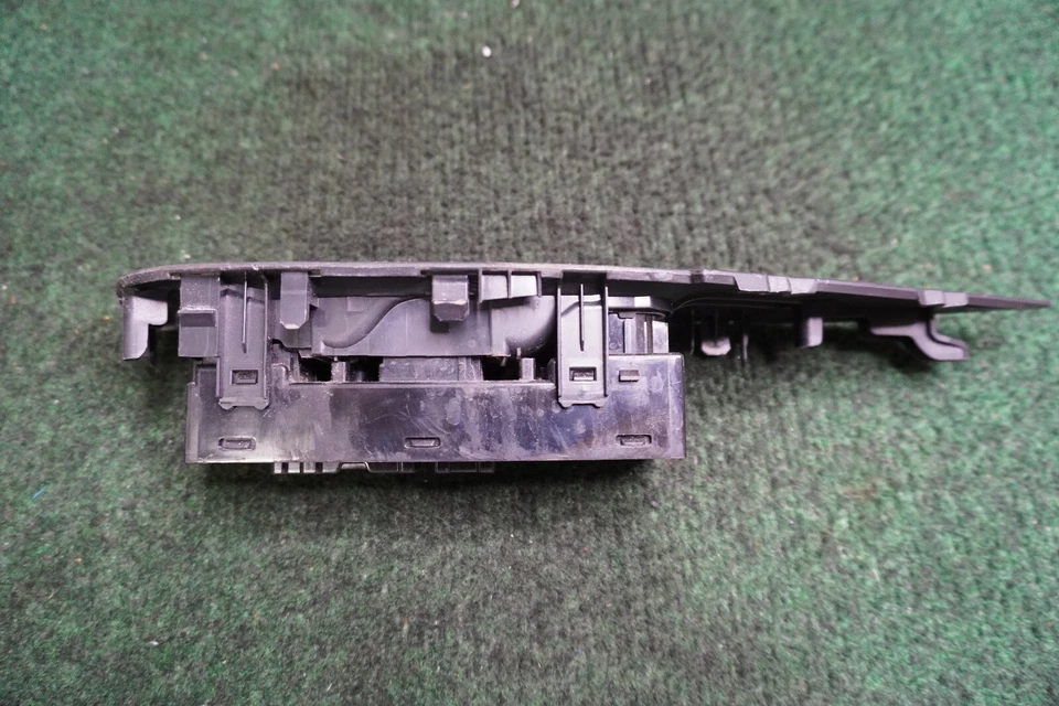 Interruptor de ventana lado del conductor Nissan Rogue 2019 OEM 254014BA5A Foto 2 de 4