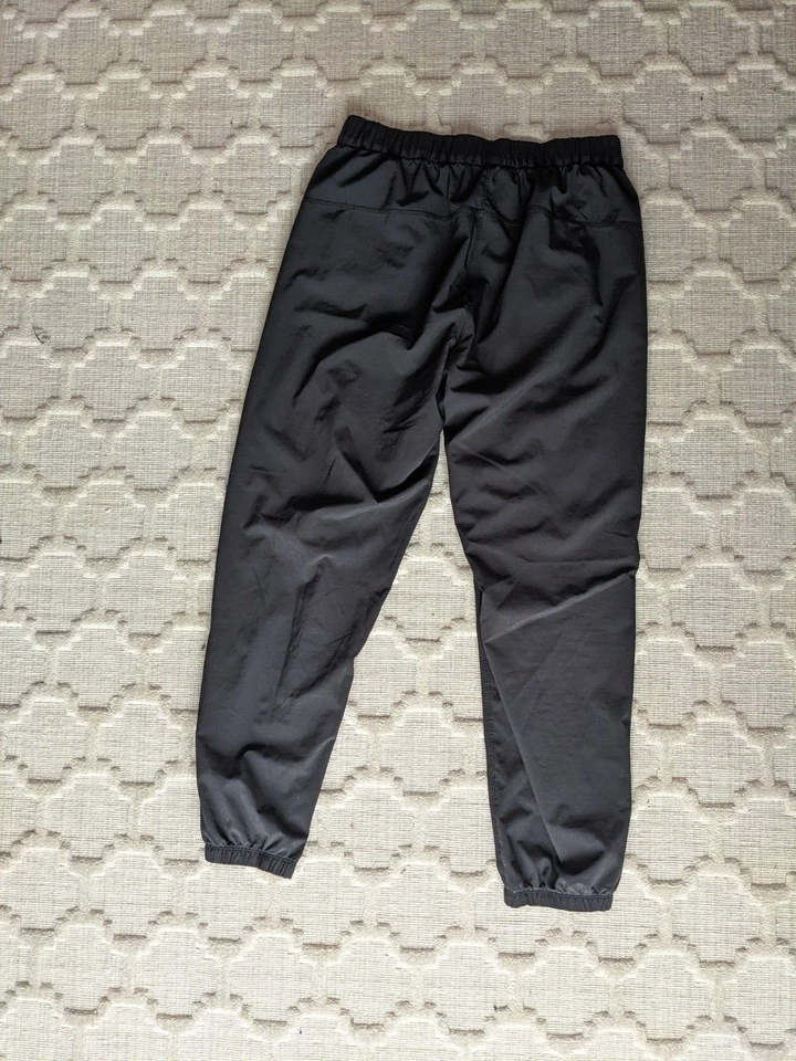 Lululemon Mat to Street Pant, black, size 8 Windbreaker Joggers - Image 2 of 4