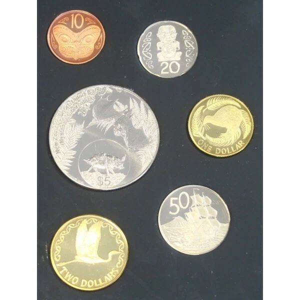 New Zealand -2013- Proof Coin Set - Bat Set !!!Scarce - Image 3 of 4