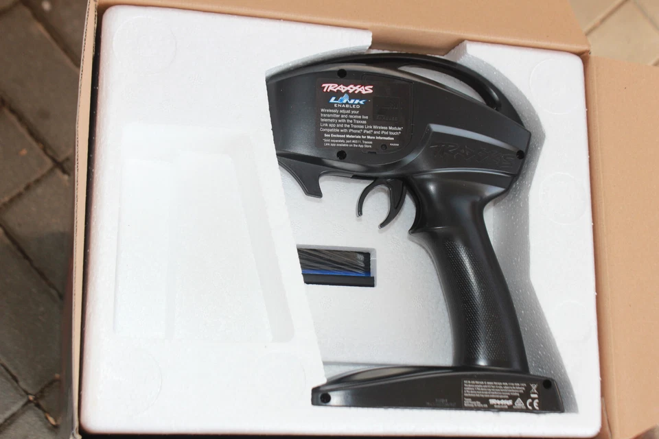 Traxxas 101076 rot  Ford F150 Raptor R 4x4 VXL 1:10 Pro Scale Truck NEU OVP - Bild 3 von 4