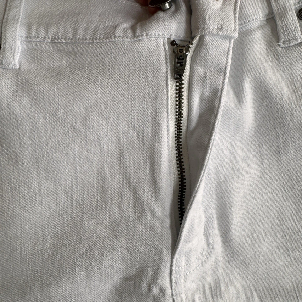 CAbi White Denim Unwind Short 6192 Womens Size 14 Cotton Blend Classic - Image 4 of 4