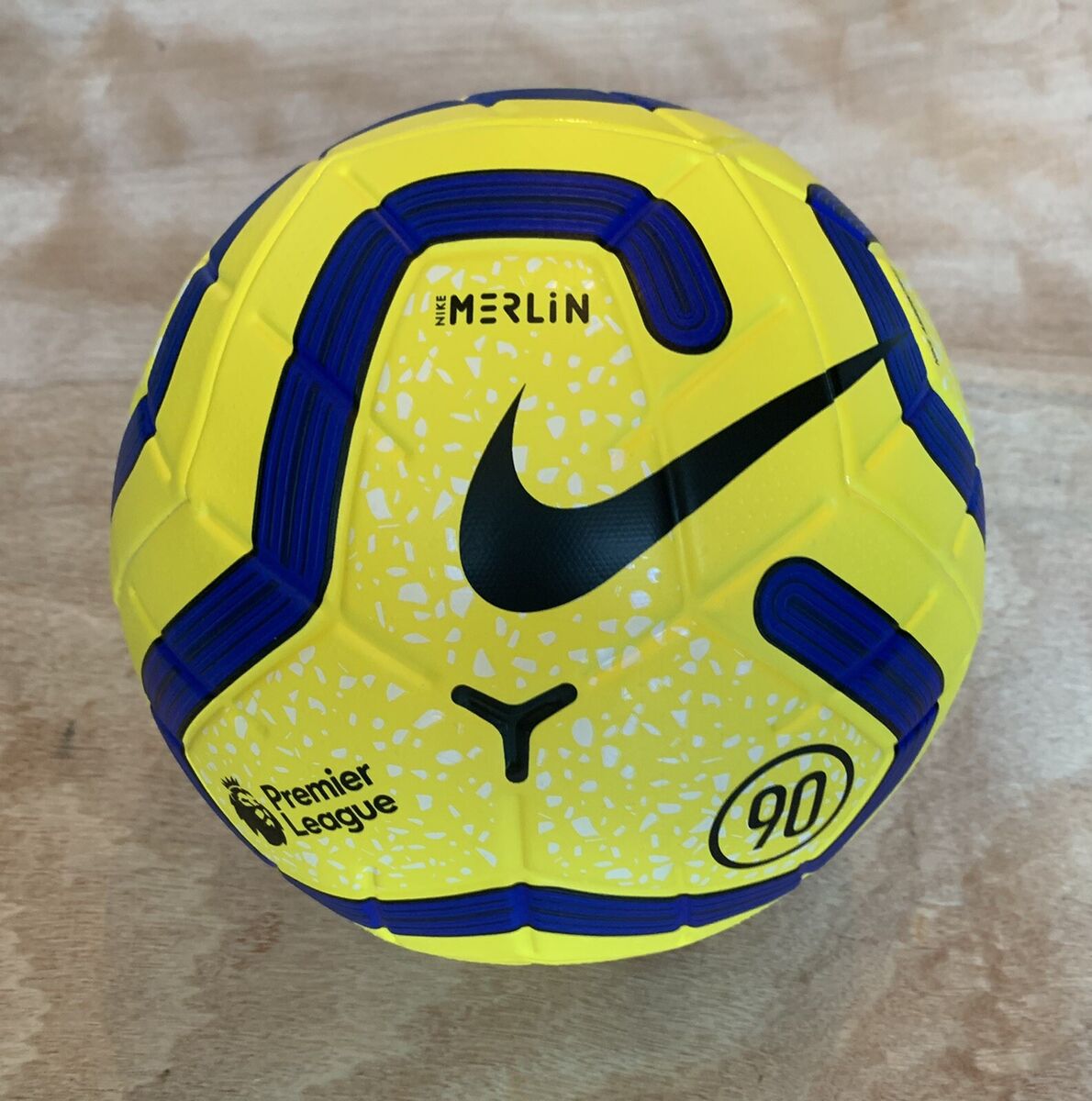 Nike Hi-Vis Merlin: Bola de inverno da Premier League 2019-2020 » MDF