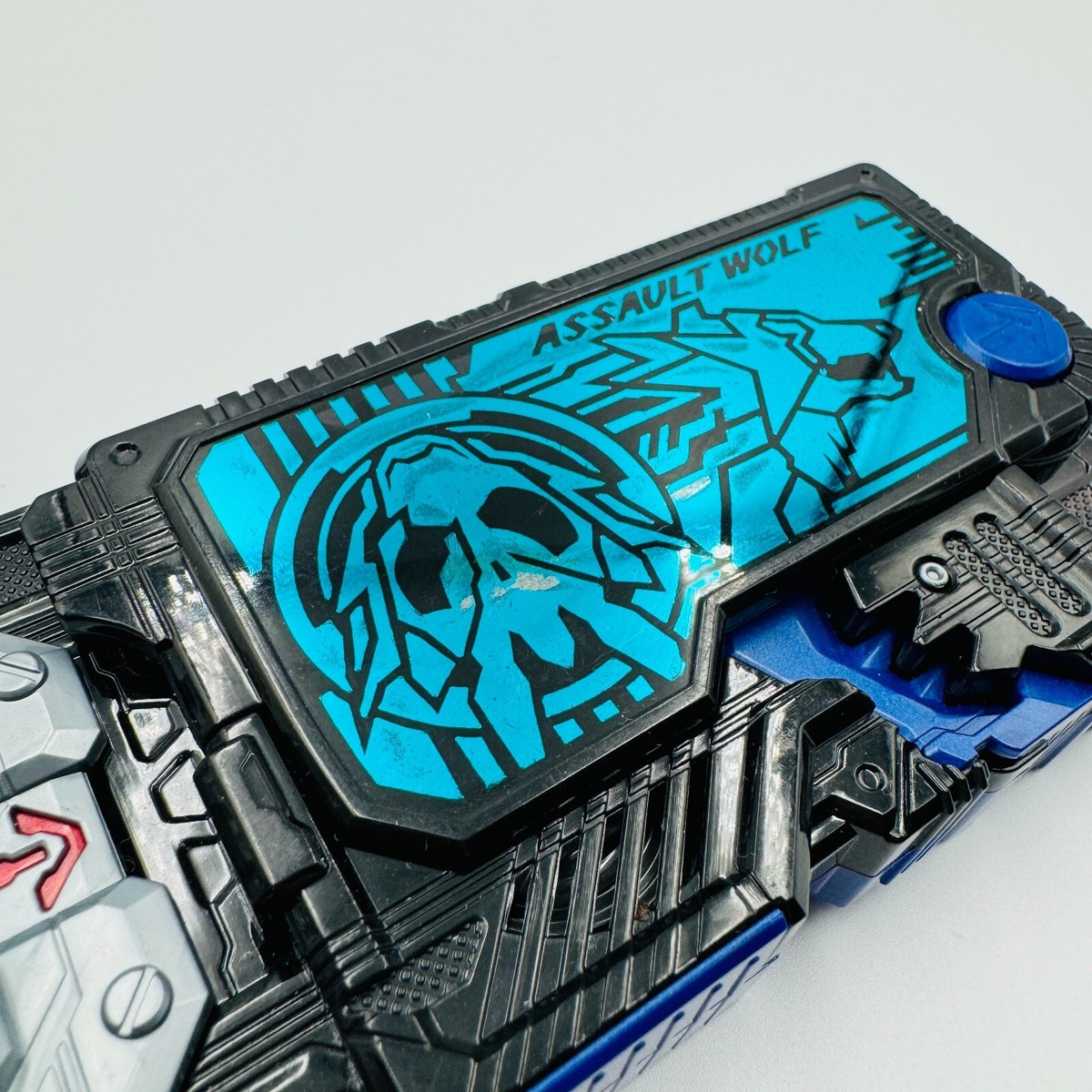 Bandai Kamen Rider Zero One DX Assault Wolf Progrise Key