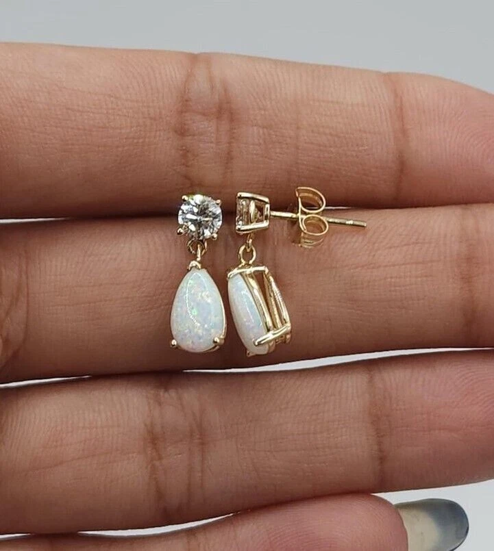 Brincos pendurados de gota deslumbrantes de opala de fogo simulado de pera folheados a ouro amarelo 14k - Imagem 3 de 4