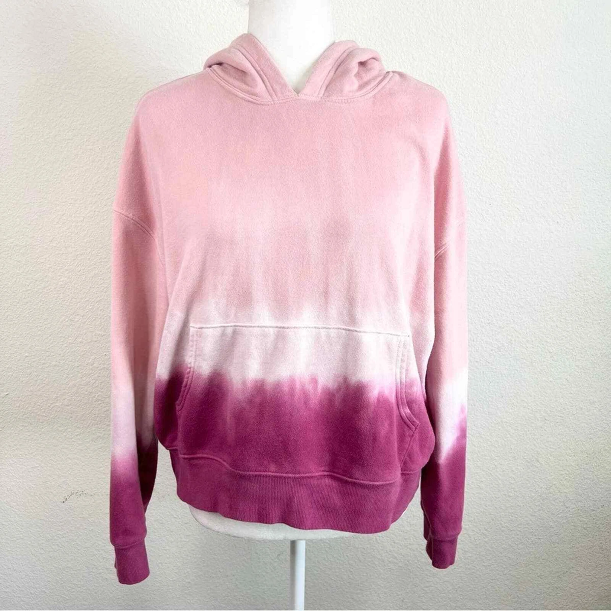 Wildfox Olivia Pink Tie Dye Ombre Cozy Pullover Sweatshirt Hoodie M Comfy Pocket