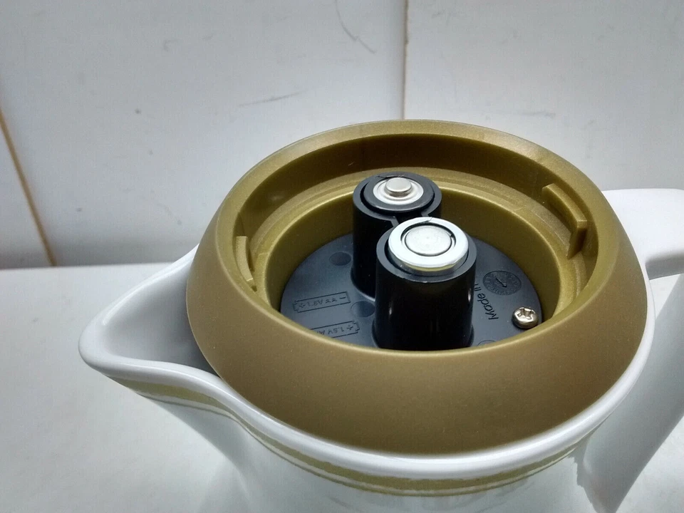 Jarra espumador blanco para hacer chocolate Chef'n Hot Cocoa Foto 3 de 4