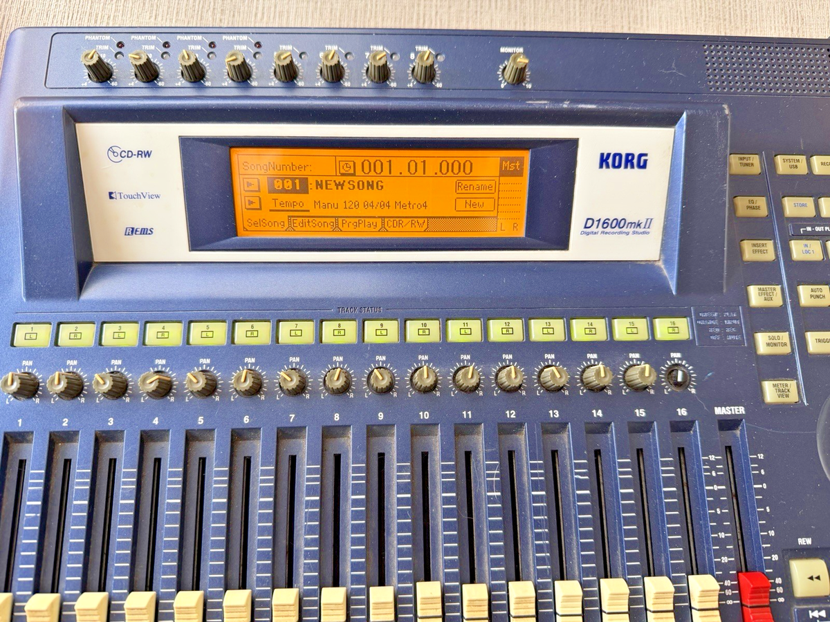 KORG D1600 mkII Multitrack Digital Recorder -- works, effects very
