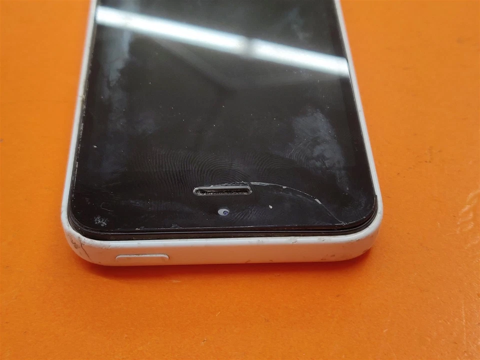 ⭐️⭐️⭐️⭐️⭐️ **DEFECTIVE* Apple iPhone 5c A1532 Verizon Unlocked White 16GB - Image 3 of 4