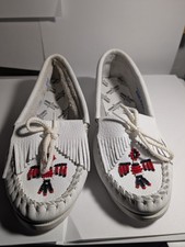 MINNETONKA White Leather Beaded Thunderbird Indian Moccasins Loafers Women's 6