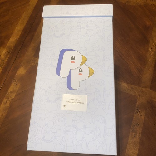 Difícil de Encontrar Nuevo Sellado Pudgy Penguins Celebrity Box Paquete Incluye Peluche Pingüino y Más - Imagen 2 de 3