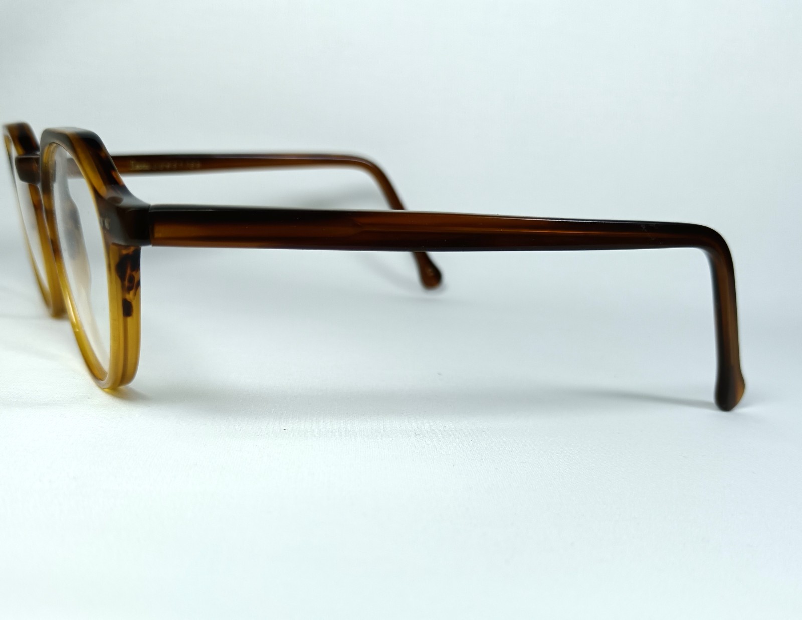 Eyeglasses, LESCA, luxury frames, tortoise, keyhole, oval, crowned panto, round