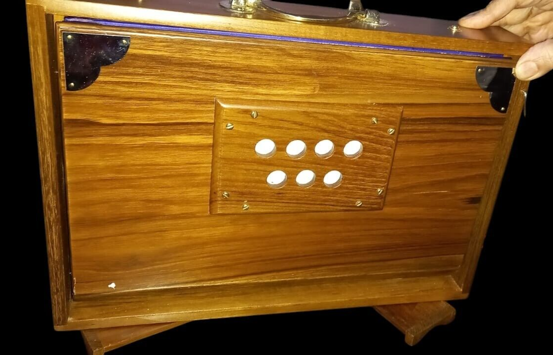 Picture 4 of 8