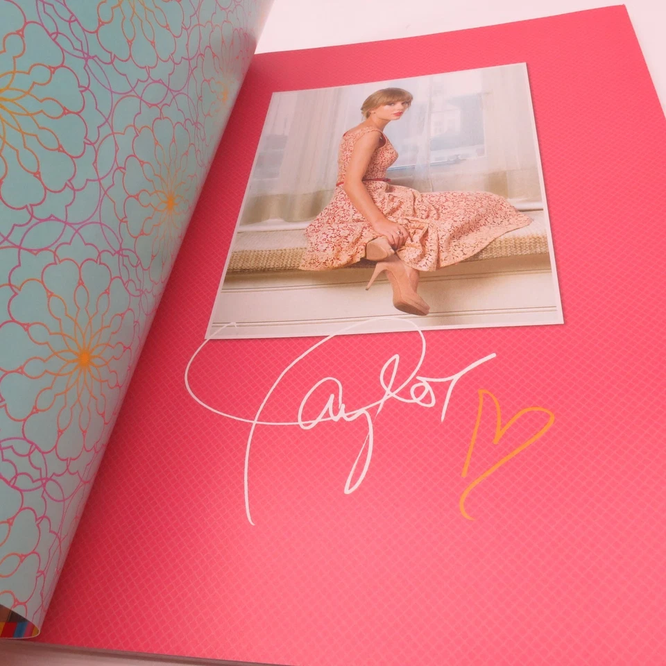 US Weekly Magazine Taylor Swift Special Collector's Edition 2013 3 Huge Posters - Image 2 of 4