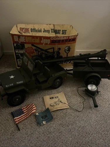 Vintage 1965 GI Joe Hasbro 7000 Jeep Combat Set With Searchlight Boxed