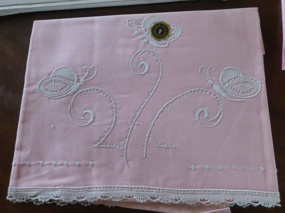 Ancienne parure de  berceau brodé main rose drap + taie syndicat français - Photo 2/4