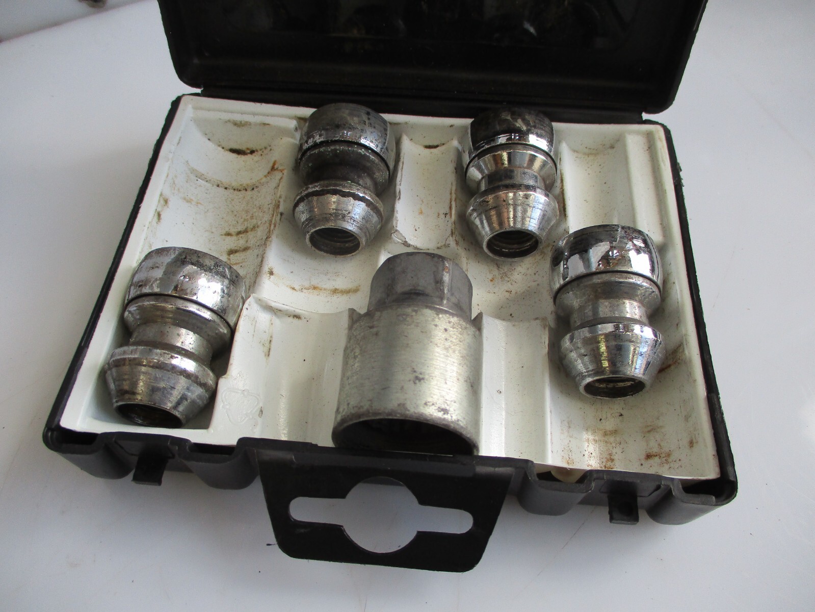 Kia Sportage Locking Secure Wheel Nut Bolt Set Key AC09411011 G 2013 eBay