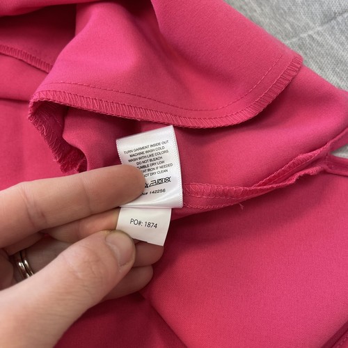 FIGS Size MEDIUM Fuchsia CASMA Pockets Short Sleeve Scrub Top Women’s NWT - Picture 8 of 8