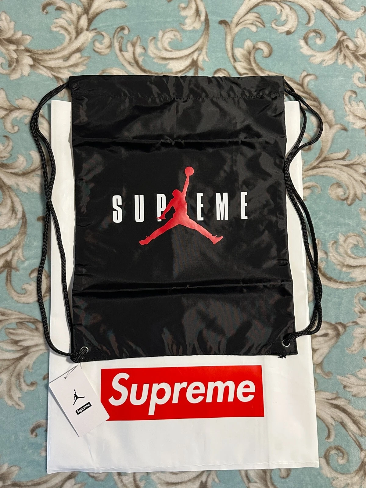 SAC À CORDON SUPRÊME JORDAN (NOIR) VESTE DE SURVÊTEMENT À CAPUCHE FW24 BANDEAU BIGGIE
