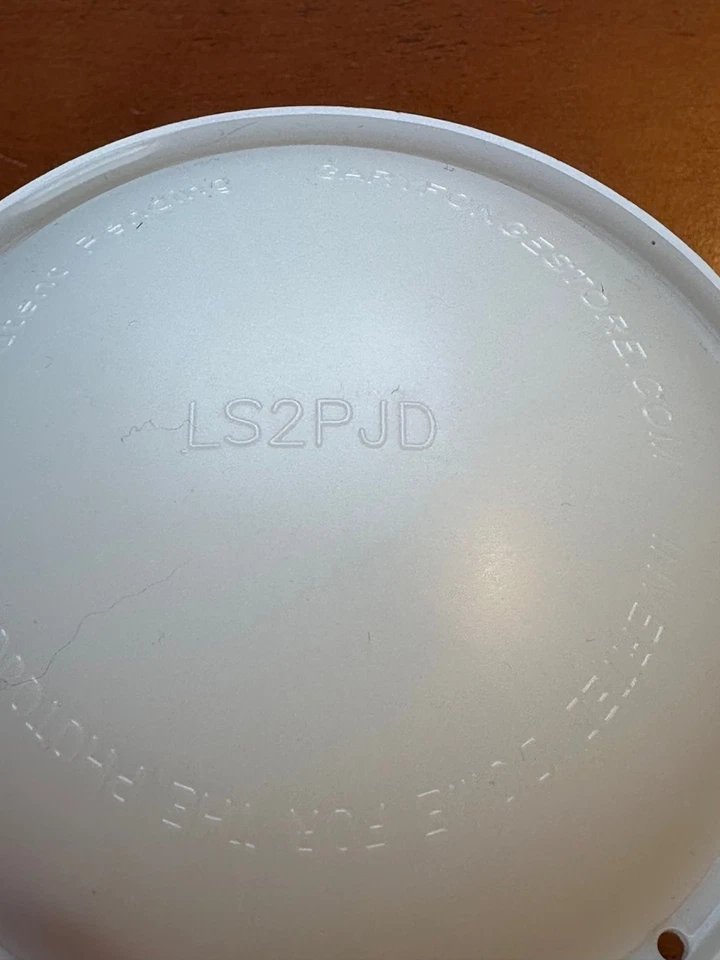 Gary Fong Lightsphere White Diffuser w/ Dome and Hook And Loop Strap 138 - Image 2 of 4