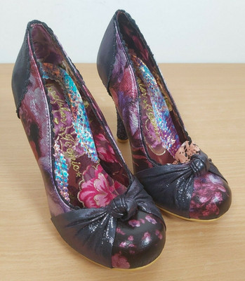 IRREGULAR CHOICE Smartie Hose Lila Blumen High Heel Schuhe NEU EU 38 / UK 5