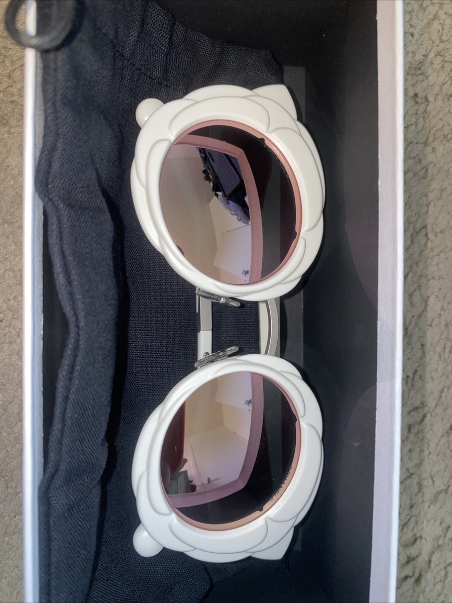 小物 CHANEL sunglasses Camellia White y2k Chanel White Camellia CC Sunglasses Like new | Mercari