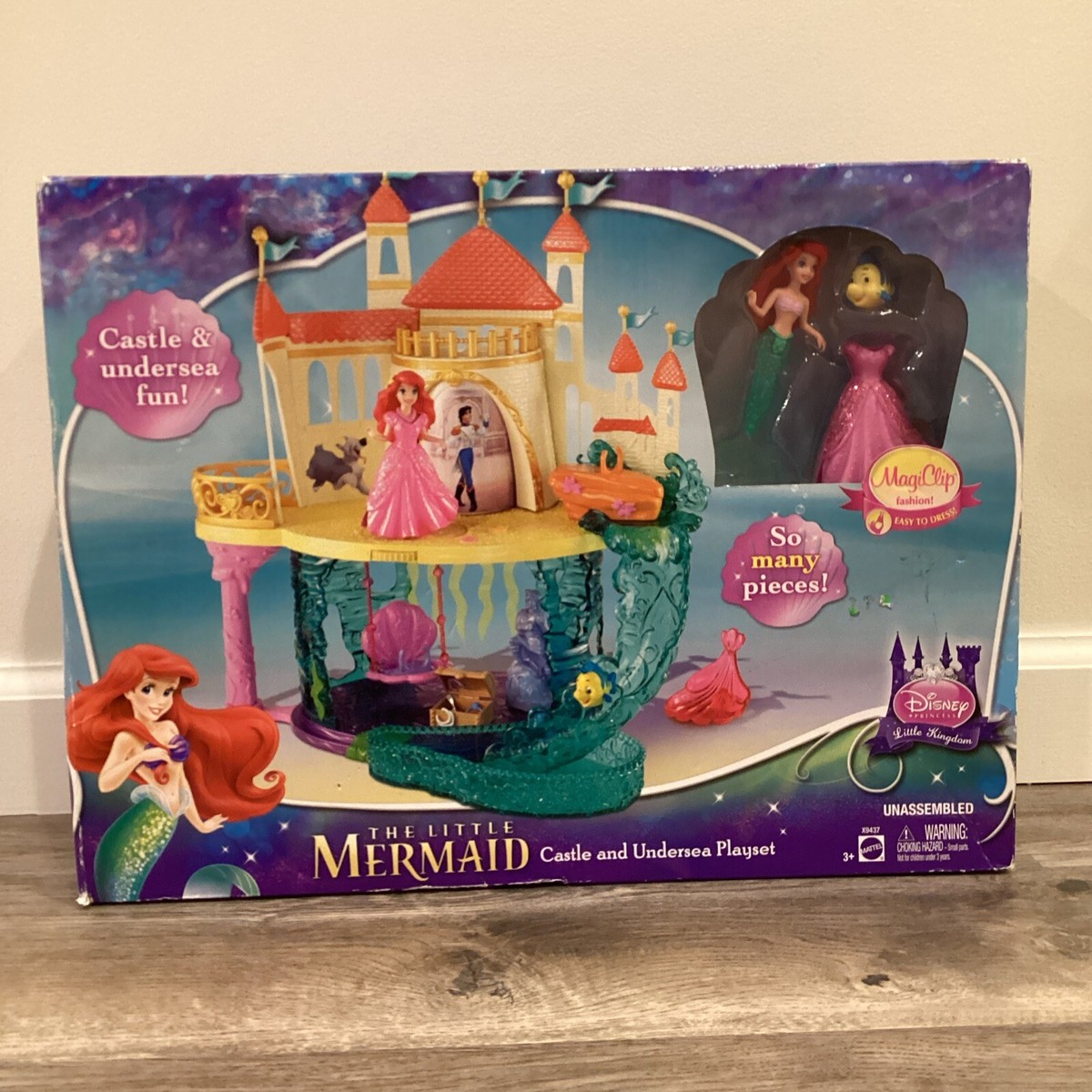 Disney - 新品　アリエルUnder Tha Musical Playset Disney Princess Little Mermaid Undersea Castle And Playset